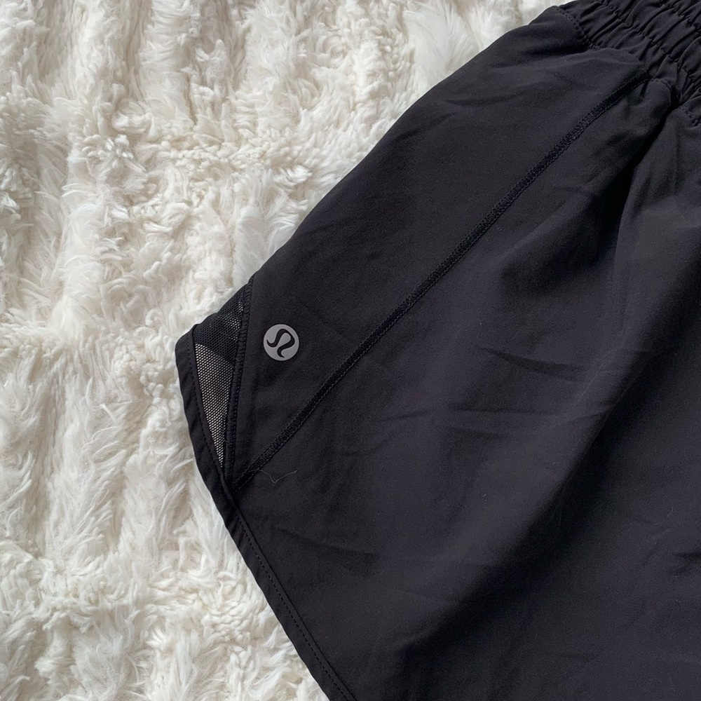 2300.♎️Lululemon hotty hot short 4” - Picture 3 of 7